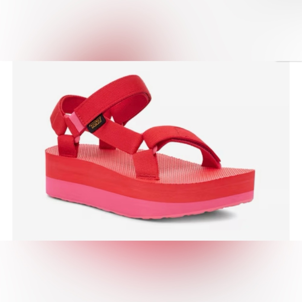 Teva Flatform universal platform Sandals in Red and Pink